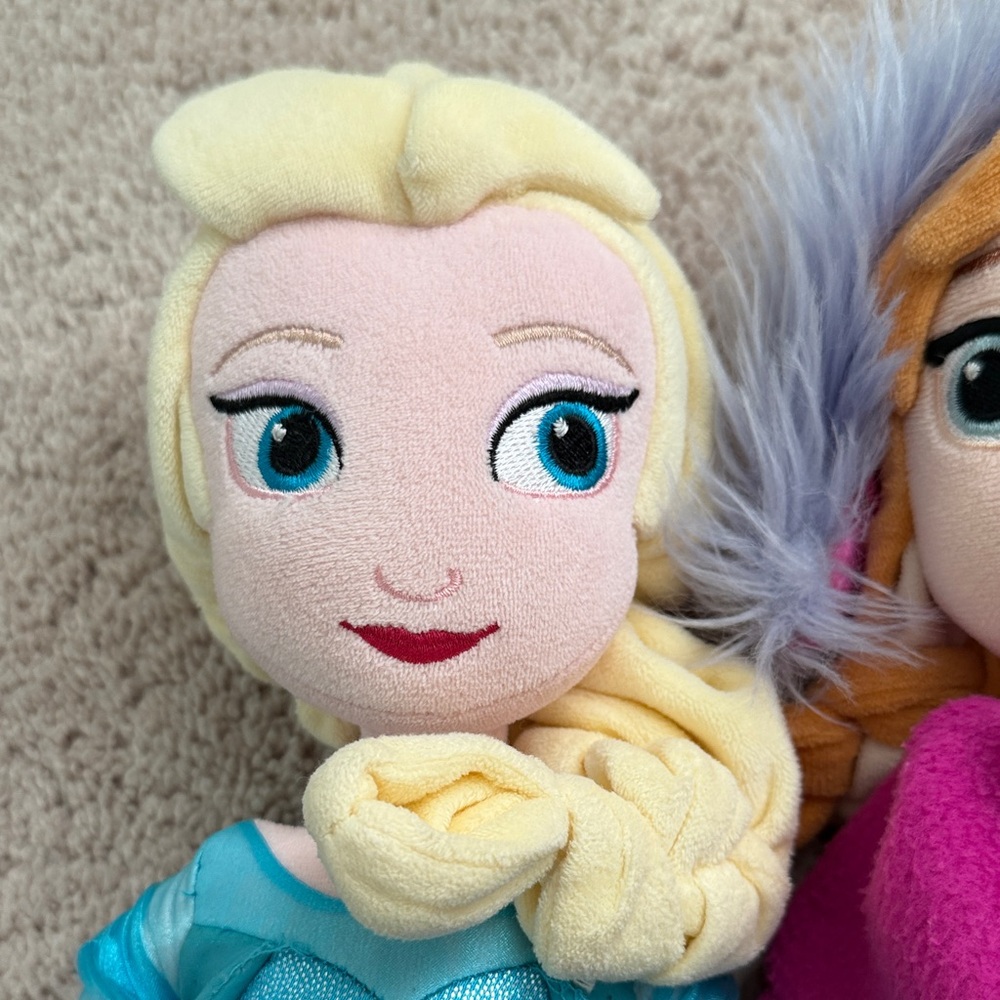 Frozen Sisters Plush Dolls Set - Anna and Elsa - Picture 2 of 4